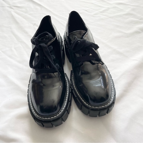 Madden Girl Black Lug Platform Oxford Sneakers Size 7.5 - Picture 2 of 4